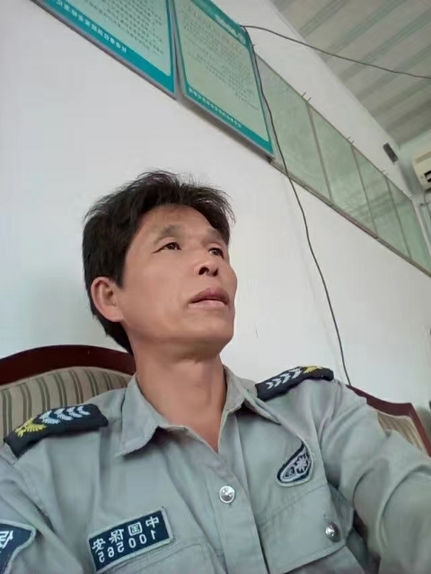卧窗听雨的第一张照片--岳阳男同性恋服务网